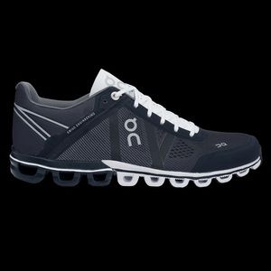 On Running - Cloud Flow. Size 9.5.